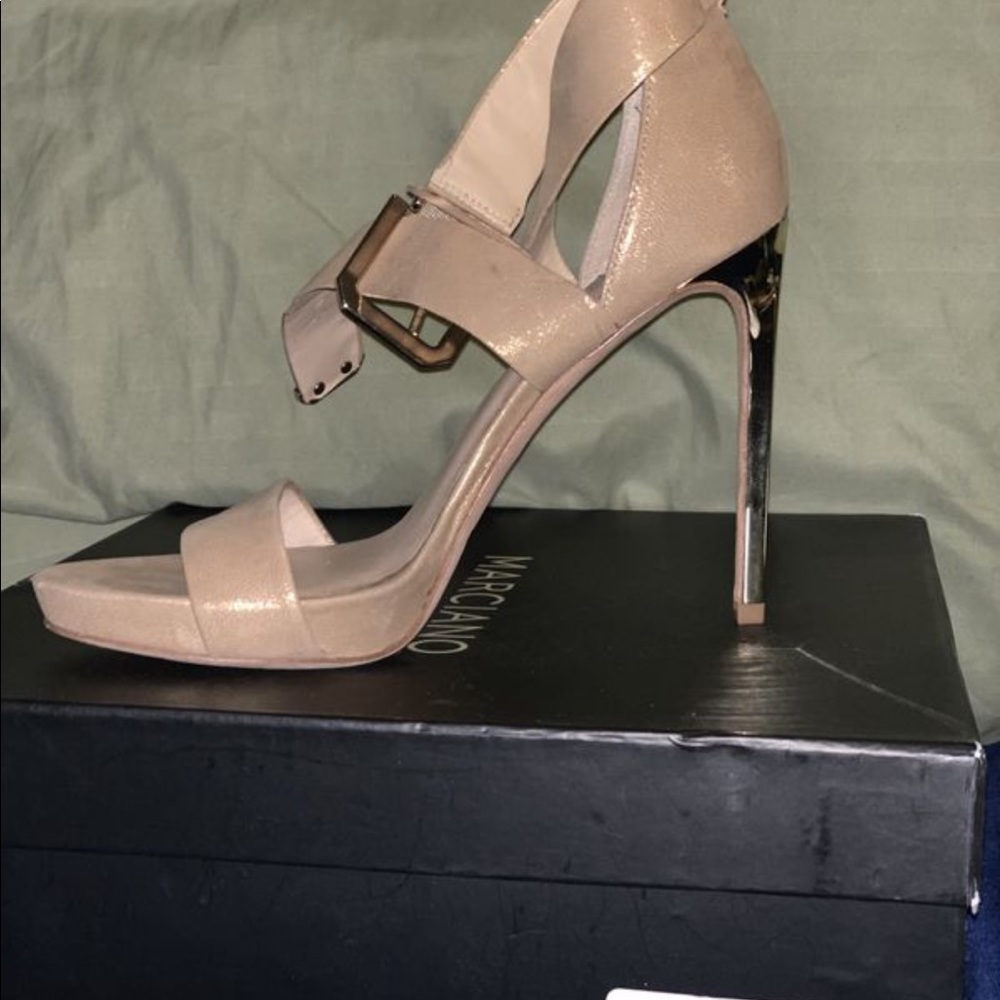 Heels - Picture 2 of 4
